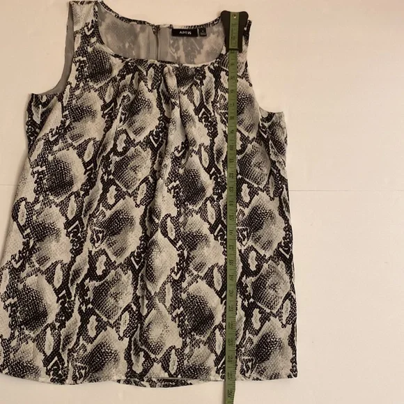 APT.9 Women’s Sleeveless Dressy Snake Print Top Small Double Lined Excellent Con - Picture 7 of 8